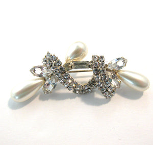 Gorgeous Vintage 1950s Sparkling Innovative Diamante and Pearl Bar Pin - Front