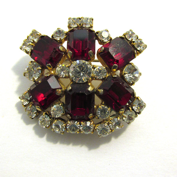 Vintage 1950s Head-Turning Clear and Red Diamante Geometric Pin - Front