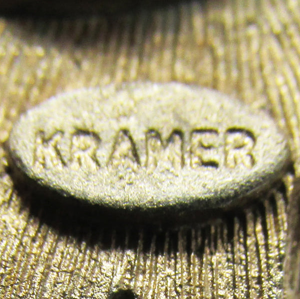 Signed Kramer Avant-Garde Vintage 1950s Mid-Century Gold Pin - Signature