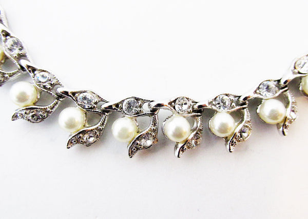 Beautiful 1960s Mid-Century Sparkling Diamante and Pearl Necklace - Close Up