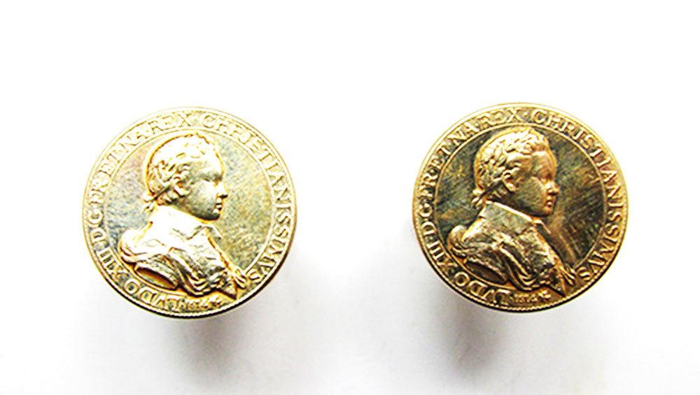 Dial 1950s Vintage Men's Jewelry Mid-Century Louis XIII Gold Cufflinks - Front